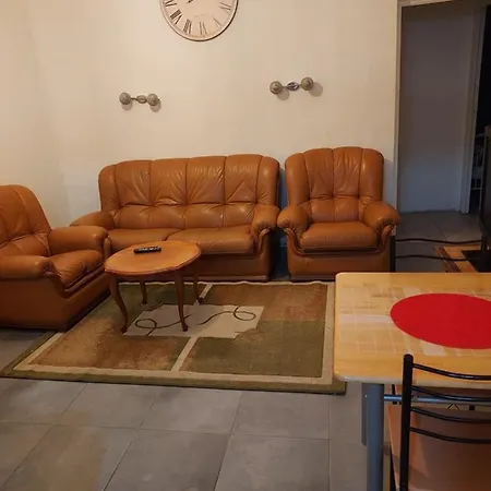 Appartement Meuble Avec Deux Chambres Moulins  Exterior foto