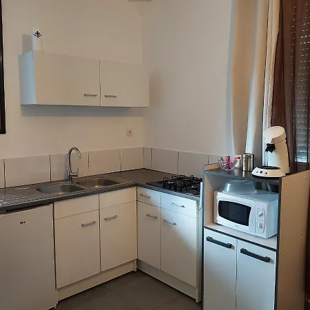 Appartement Meuble Avec Deux Chambres Moulins  Exterior foto